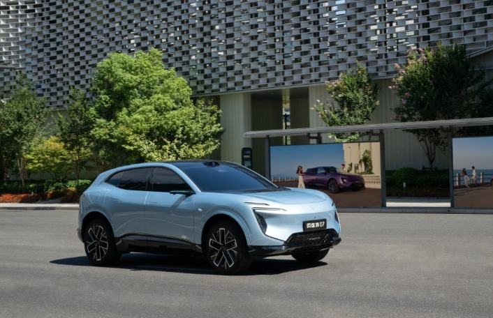 阿维塔07 2026款预售：以“高配平权”策略，全系“满配华为”