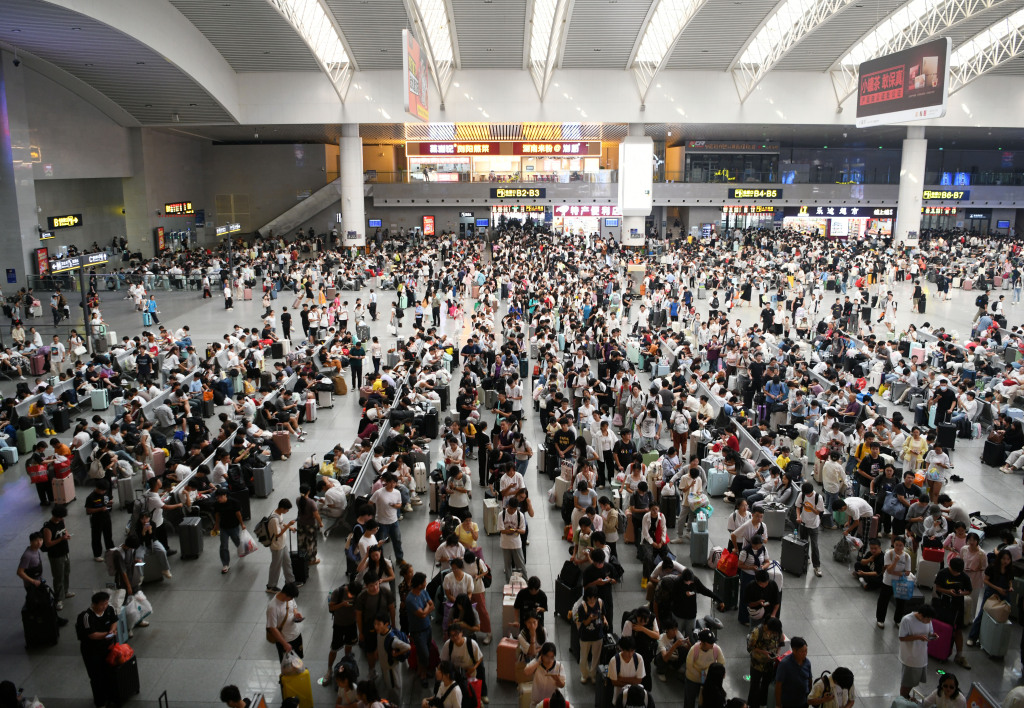南铁迎来返程客流高峰，假期累计发送旅客1343.2万人次